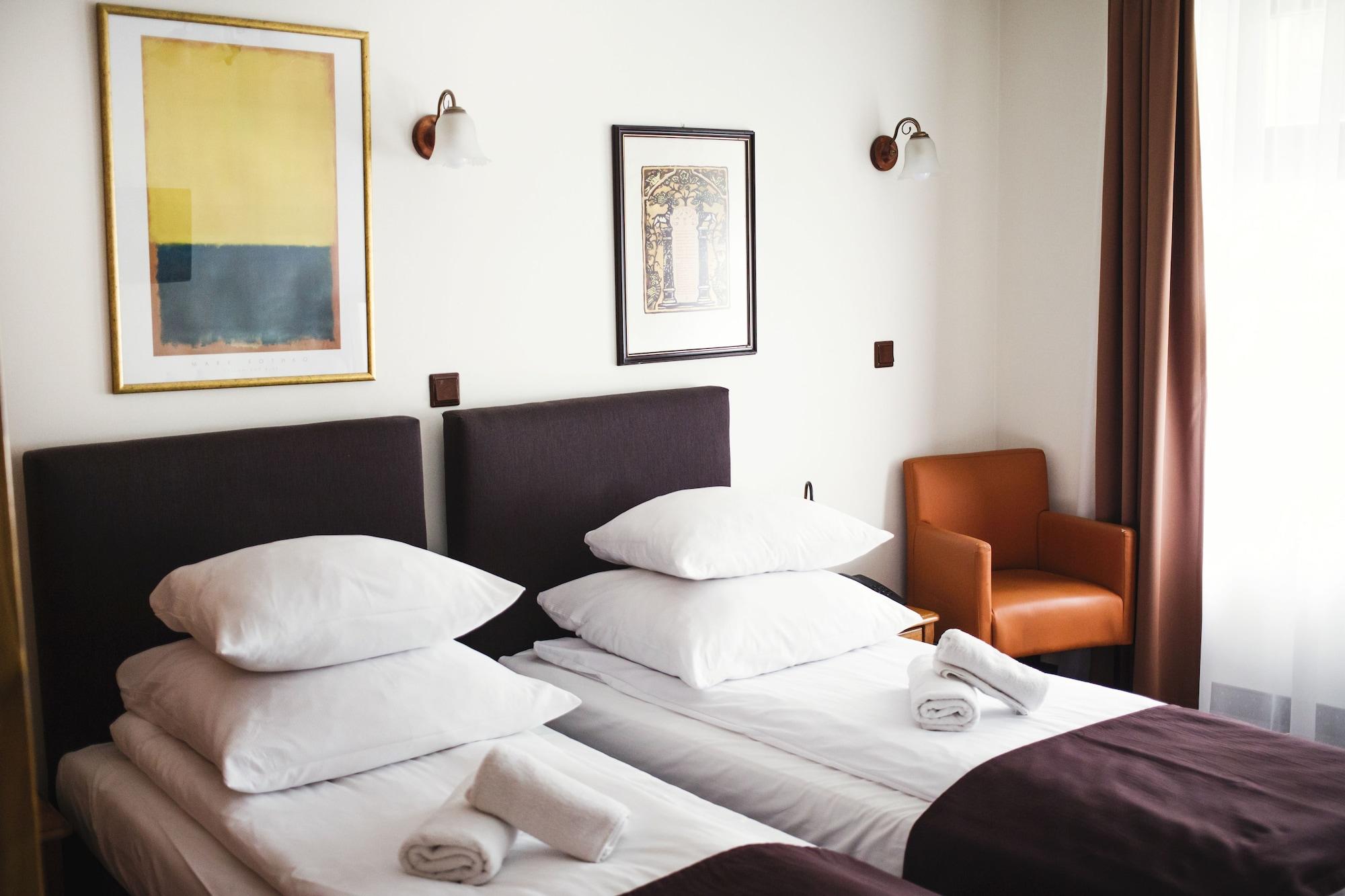 Hotel Eden Krakow Ngoại thất bức ảnh